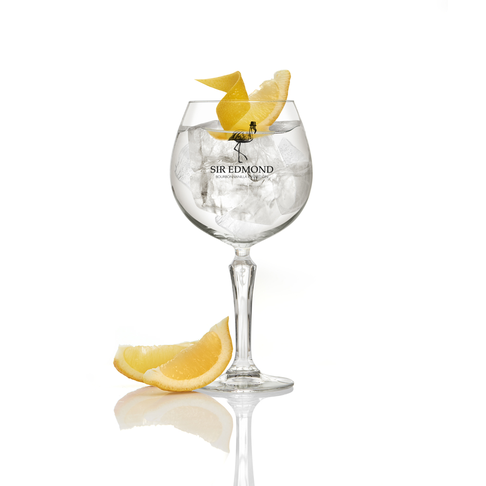 Fresh lemon peel & slices (617 KB)