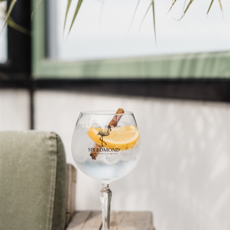 Gin & tonic 58 (233 KB)