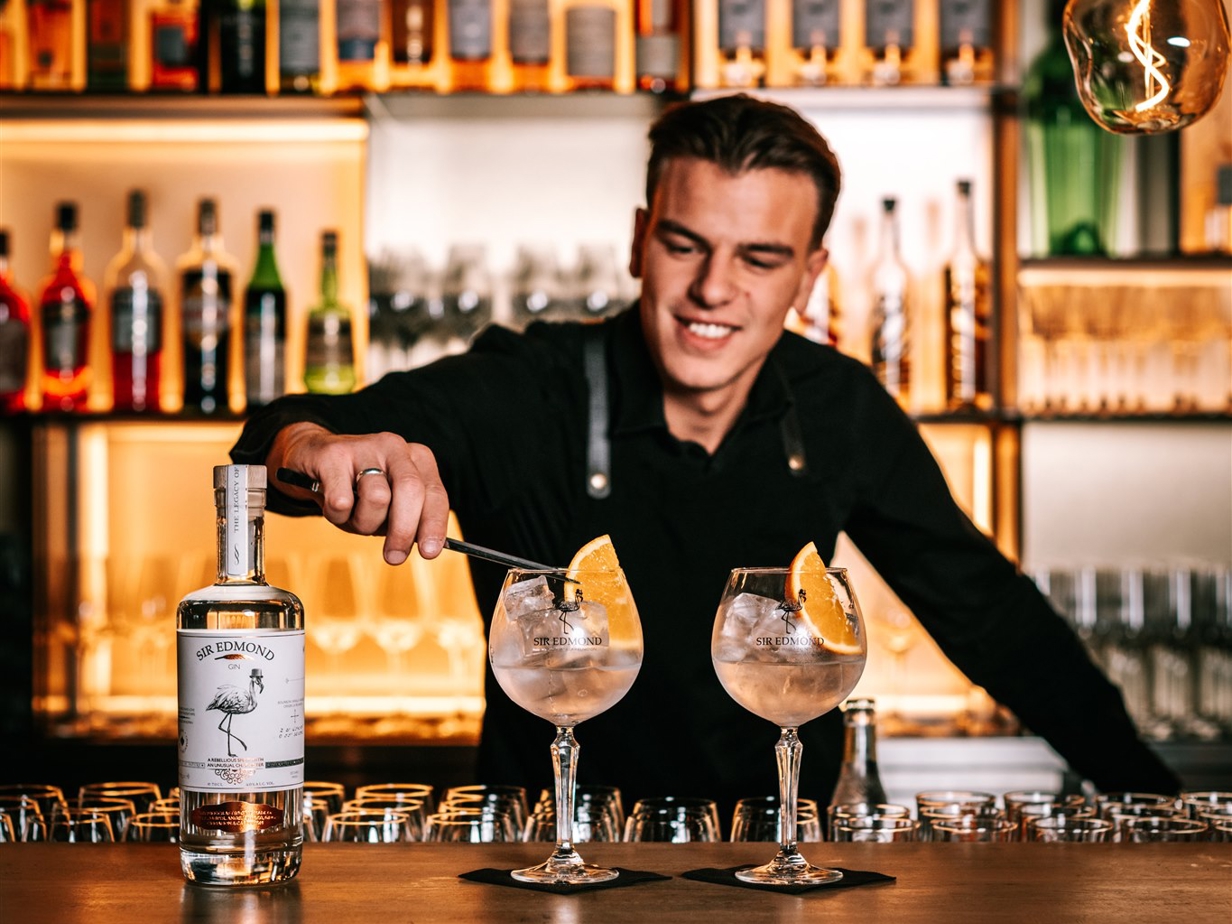 102021_SirEdmond_x_byDenize_-52.jpg (406 KB)