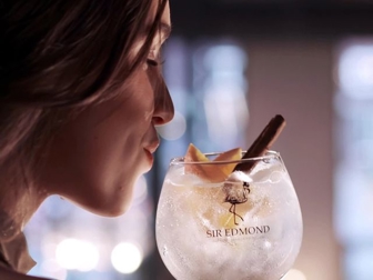 Gin-tonic-square-preview.jpeg (39 KB)